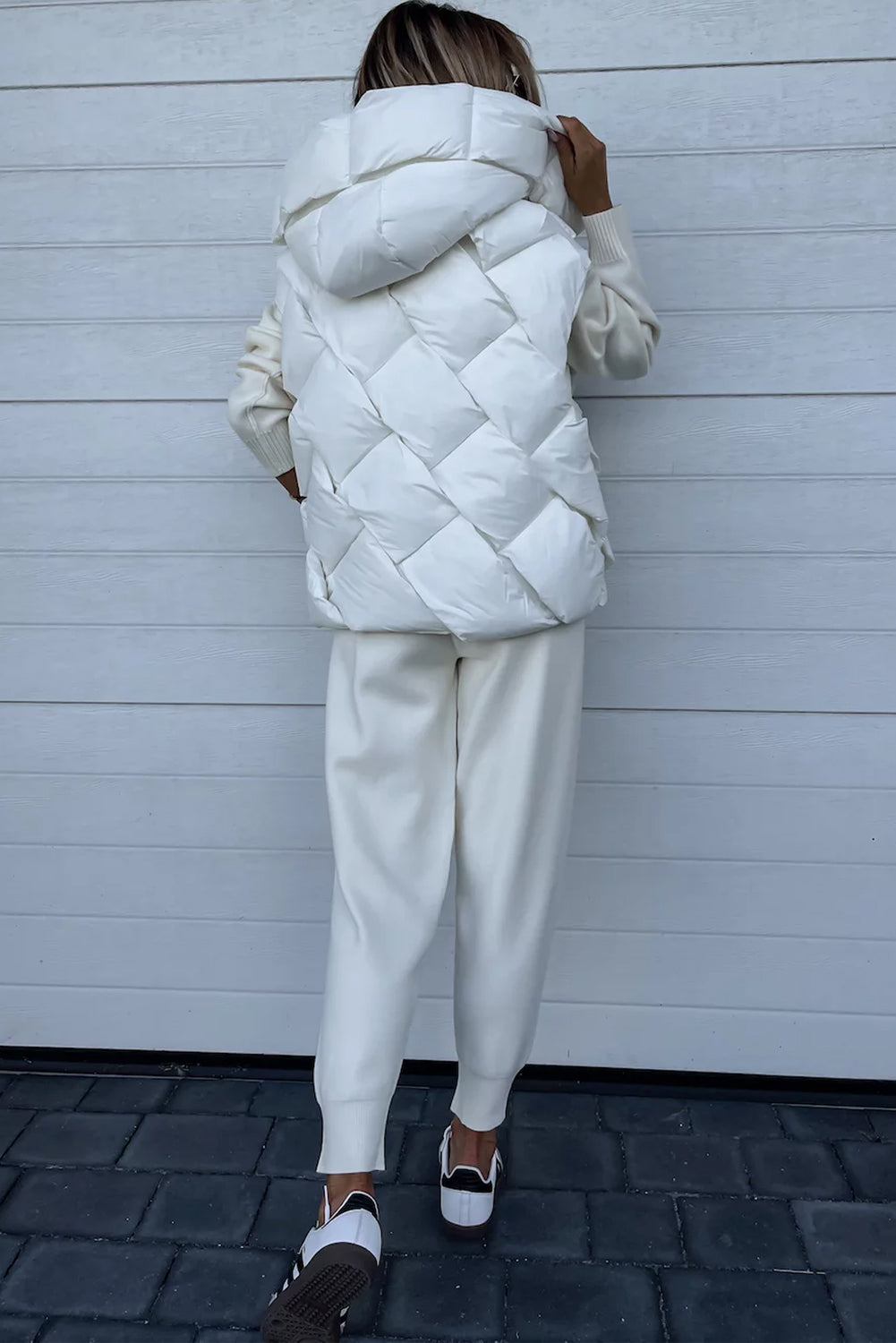 White Quilted Zipper Front Thermal Hooded Vest Coat